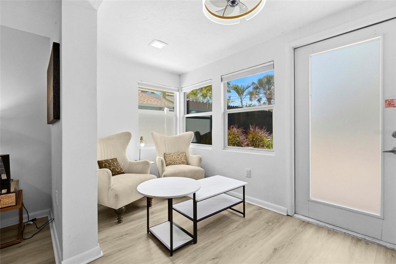 831 Winter Garden Drive, Sarasota, FL 34243 Photo
