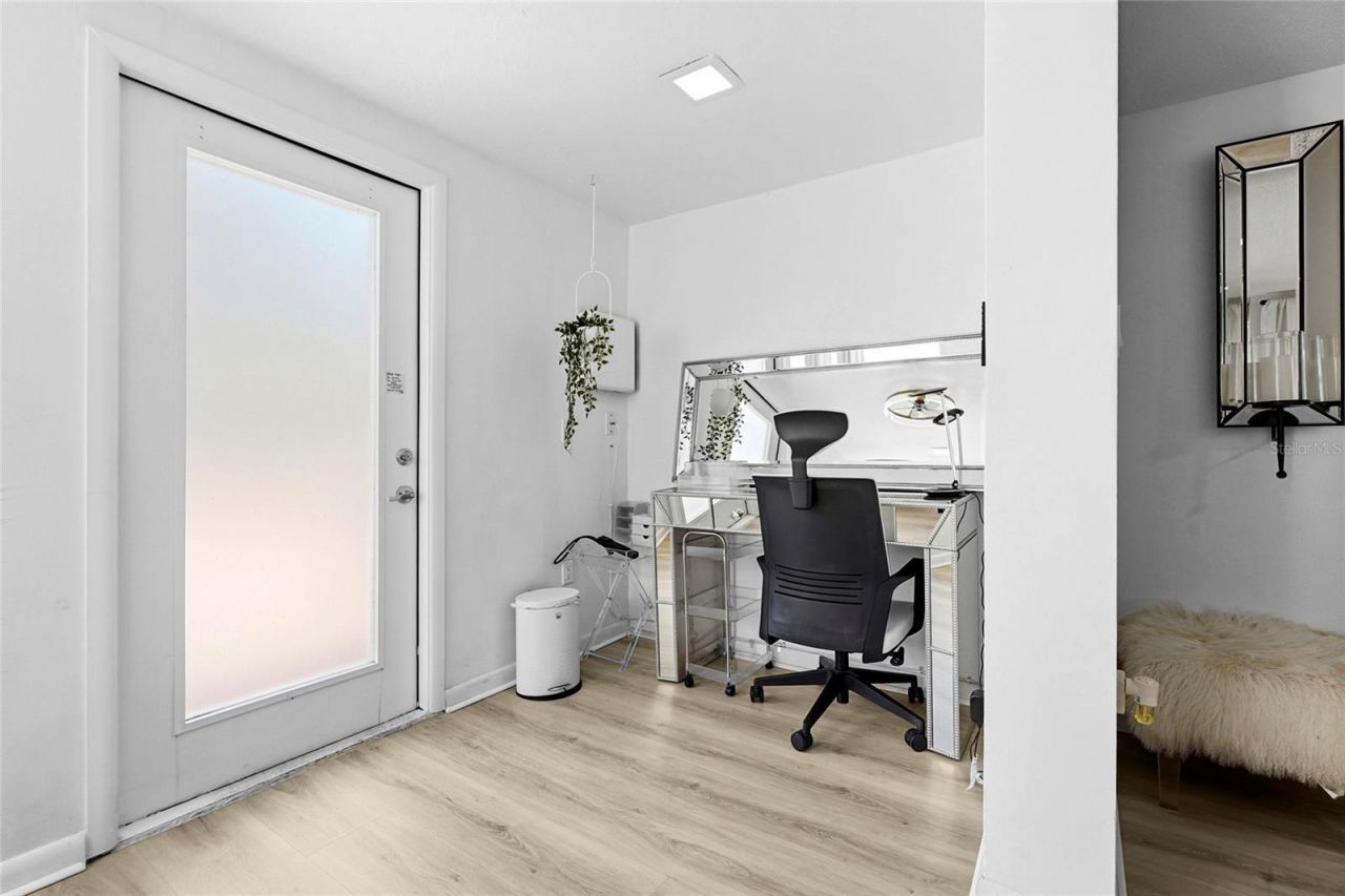 831 Winter Garden Drive, Sarasota, FL 34243 Photo
