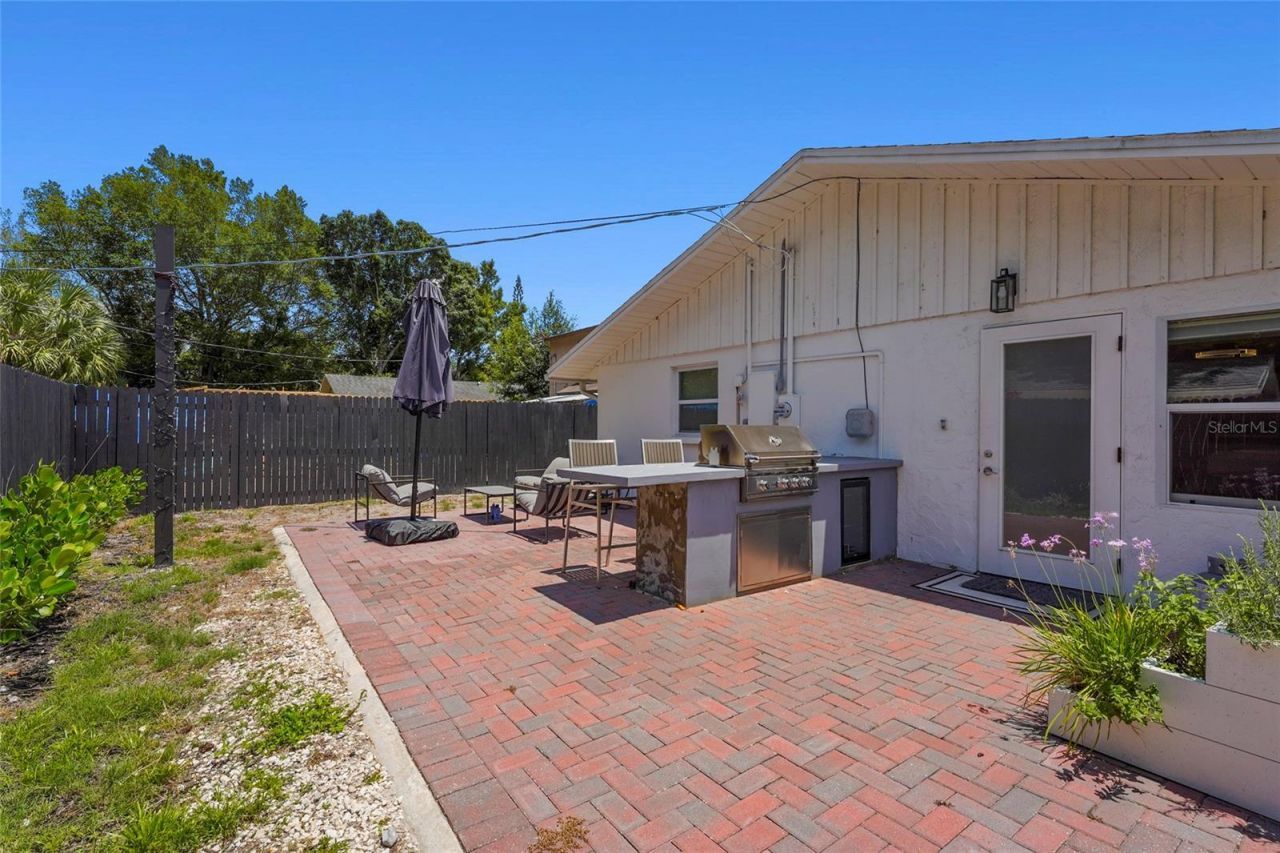 831 Winter Garden Drive, Sarasota, FL 34243 Photo