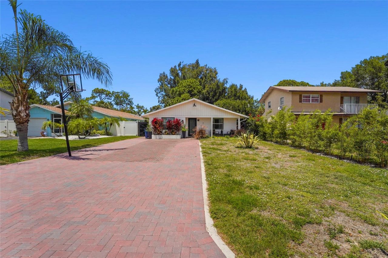 831 Winter Garden Drive, Sarasota, FL 34243 Photo