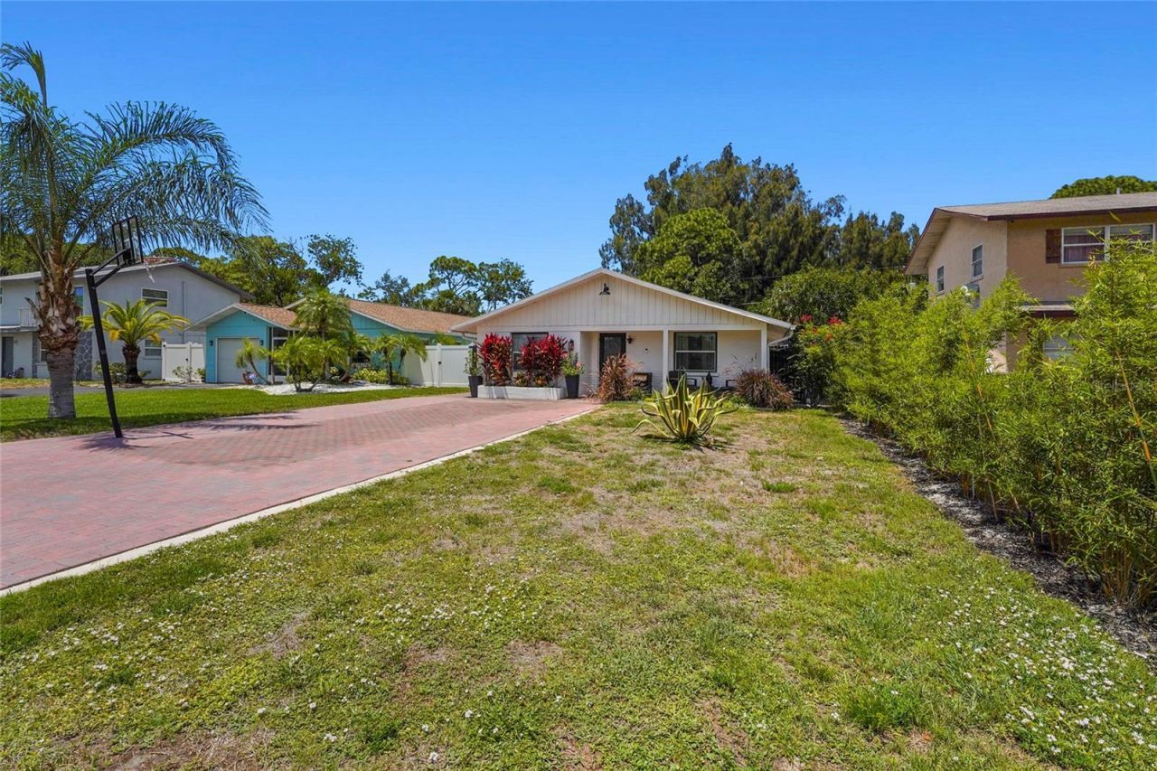 831 Winter Garden Drive, Sarasota, FL 34243 Photo