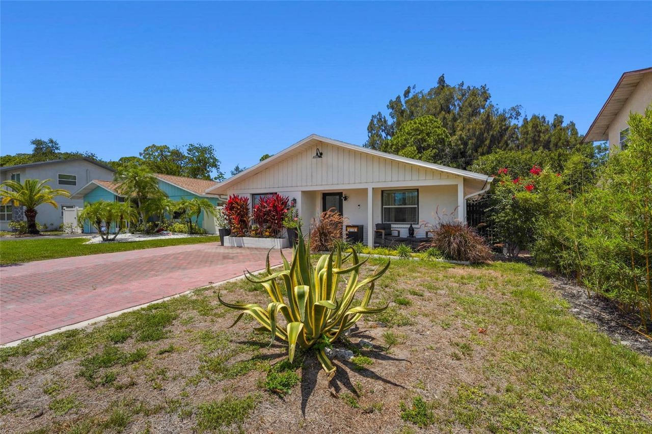 831 Winter Garden Drive, Sarasota, FL 34243 Photo
