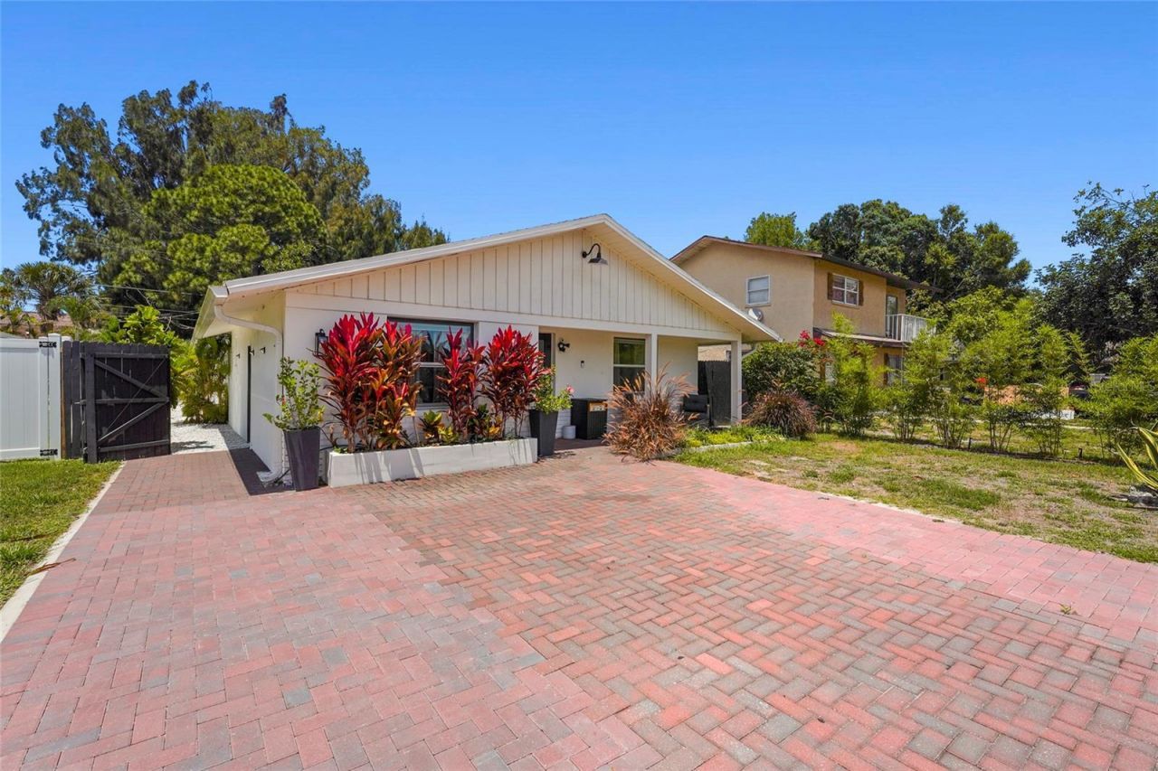 831 Winter Garden Drive, Sarasota, FL 34243 Photo