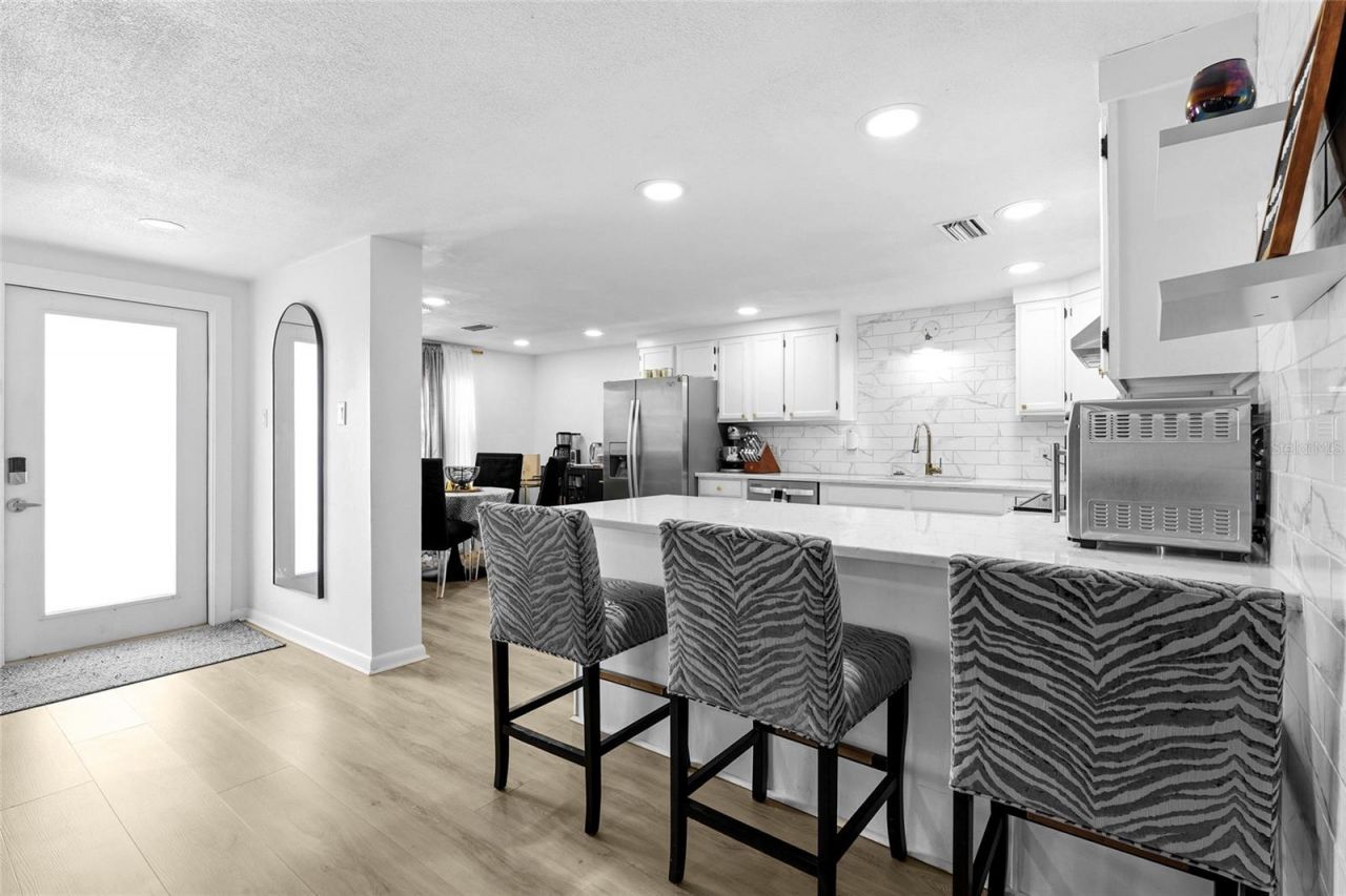 831 Winter Garden Drive, Sarasota, FL 34243 Photo