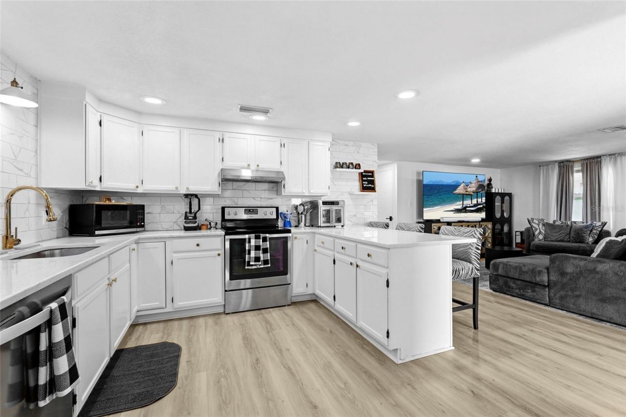 831 Winter Garden Drive, Sarasota, FL 34243 Photo