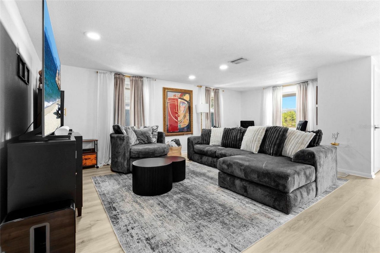 831 Winter Garden Drive, Sarasota, FL 34243 Photo