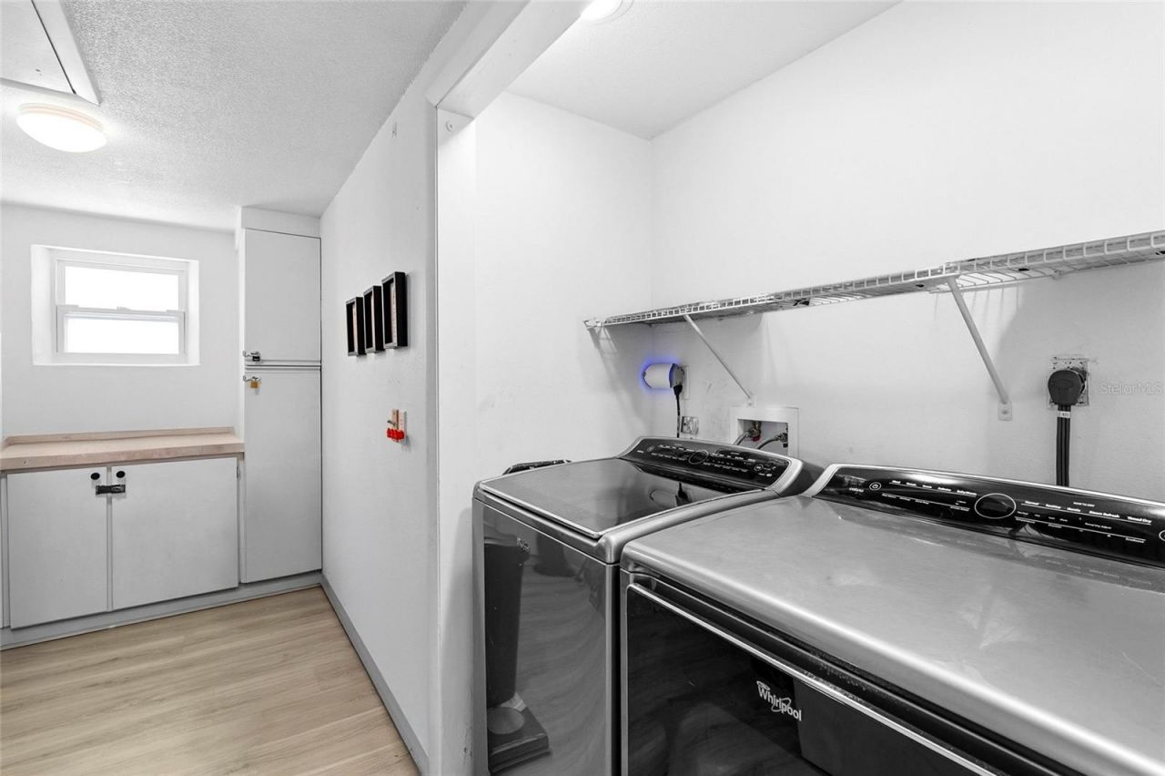 831 Winter Garden Drive, Sarasota, FL 34243 Photo