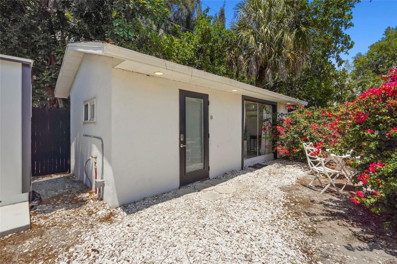 831 Winter Garden Drive, Sarasota, FL 34243 Photo