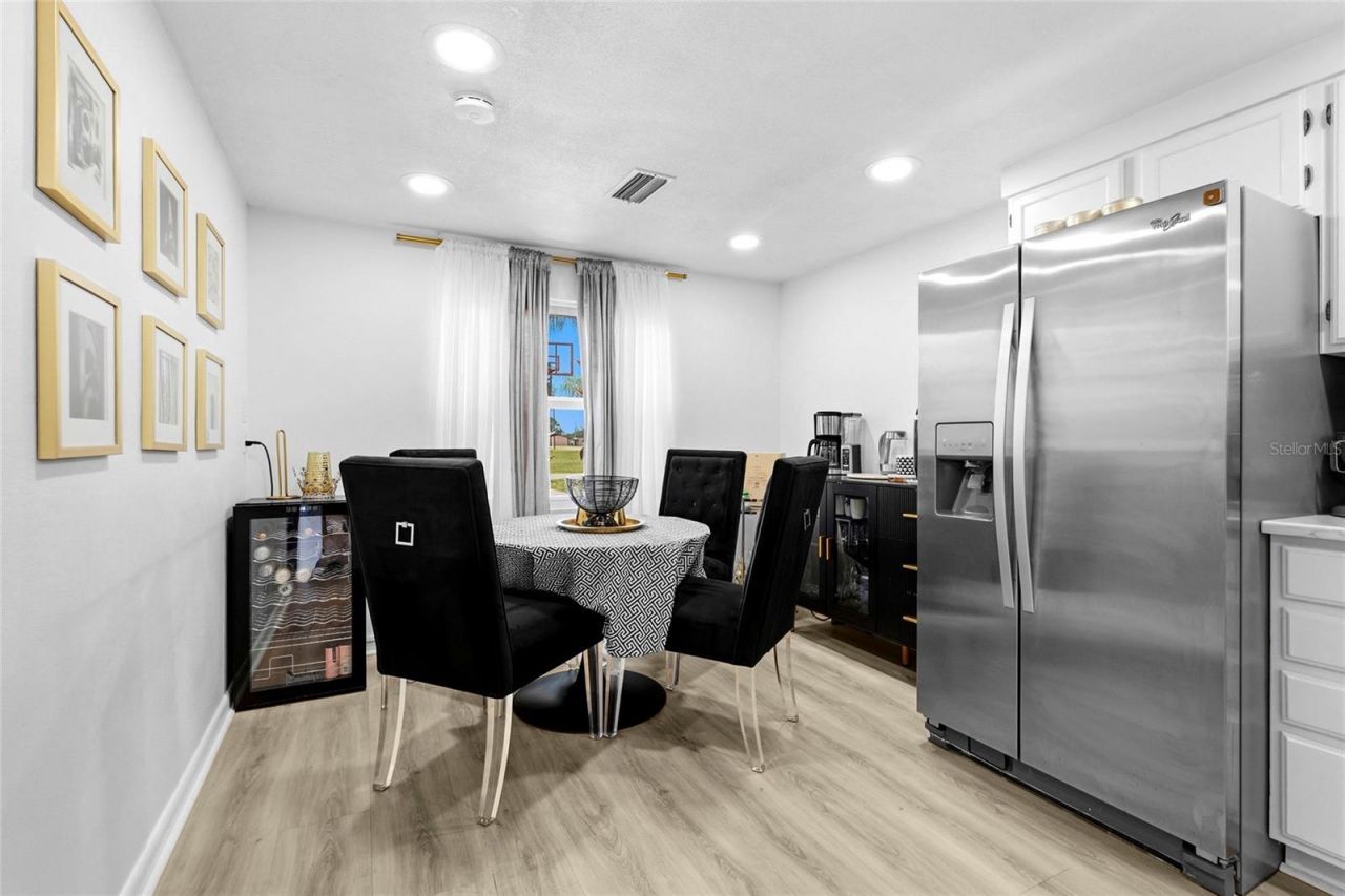 831 Winter Garden Drive, Sarasota, FL 34243 Photo