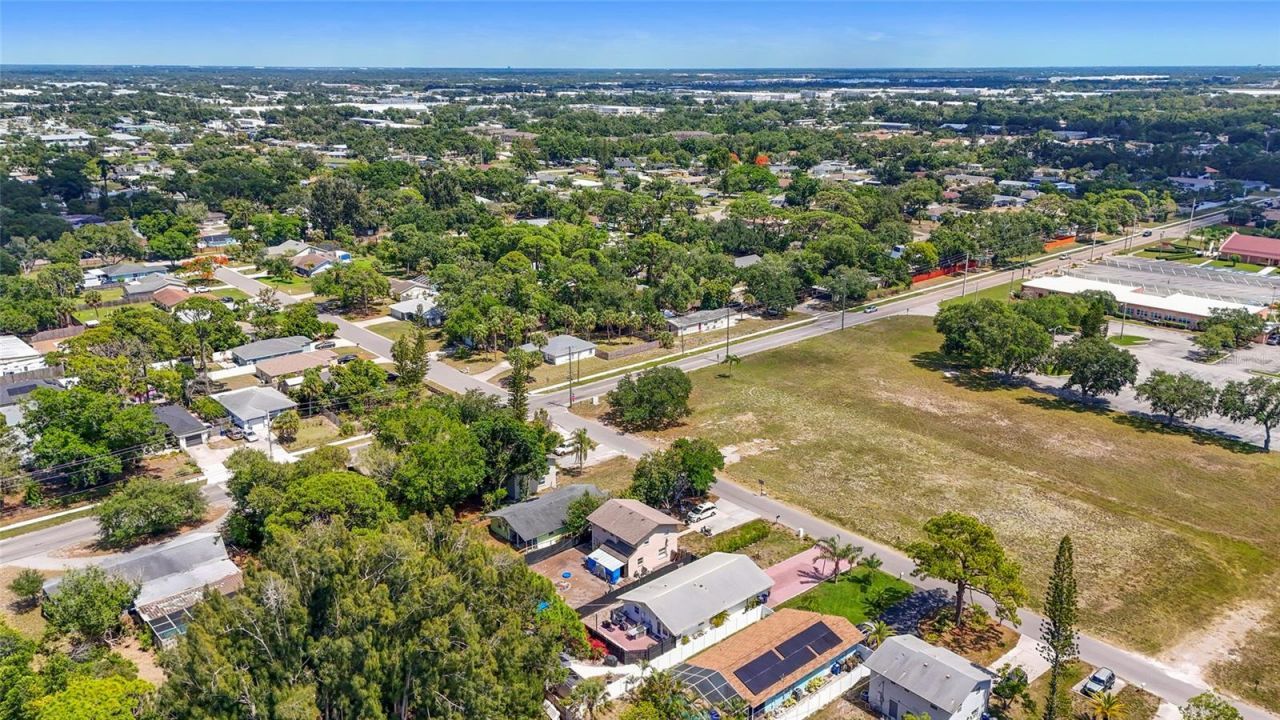 831 Winter Garden Drive, Sarasota, FL 34243 Photo