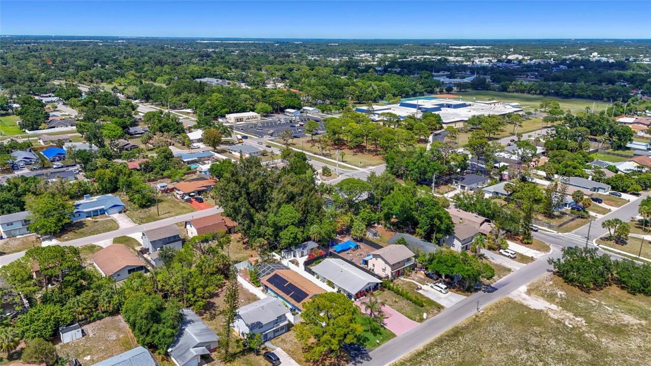 831 Winter Garden Drive, Sarasota, FL 34243 Photo
