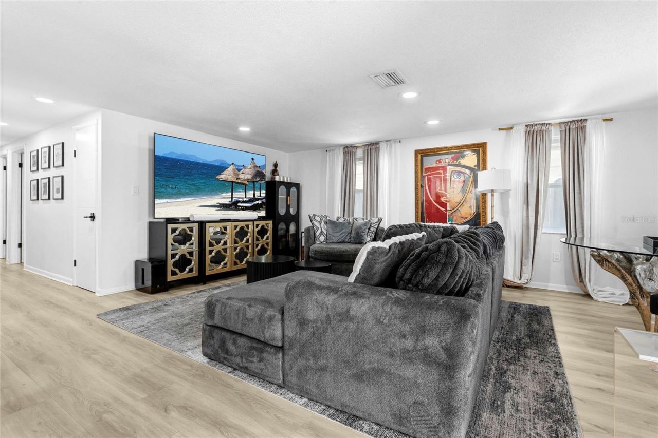 831 Winter Garden Drive, Sarasota, FL 34243 Photo
