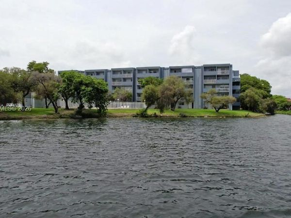 9375 Fontainebleau Blvd , Unit L315, Miami, FL 33172