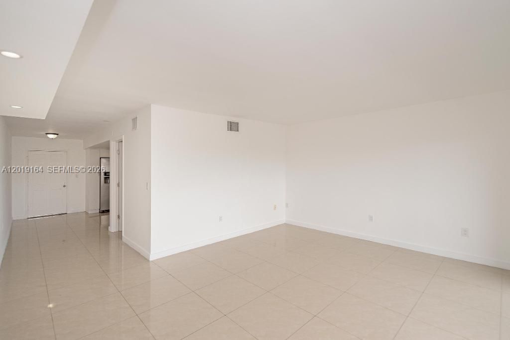 9375 Fontainebleau Blvd , Unit L315, Miami, FL 33172 Photo