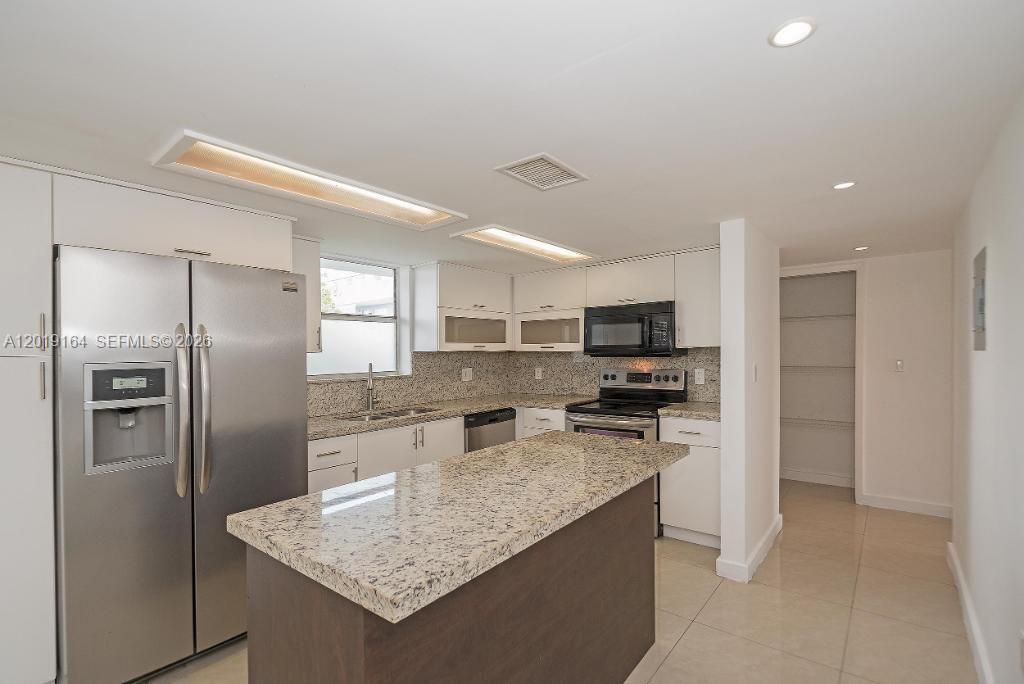 9375 Fontainebleau Blvd , Unit L315, Miami, FL 33172 Photo