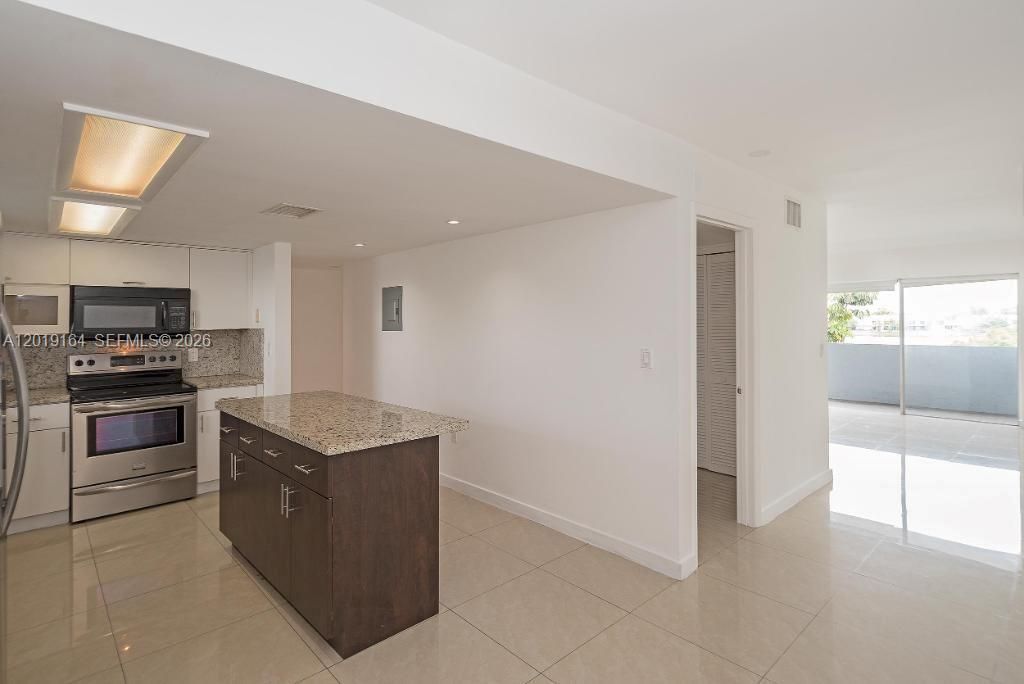 9375 Fontainebleau Blvd , Unit L315, Miami, FL 33172 Photo