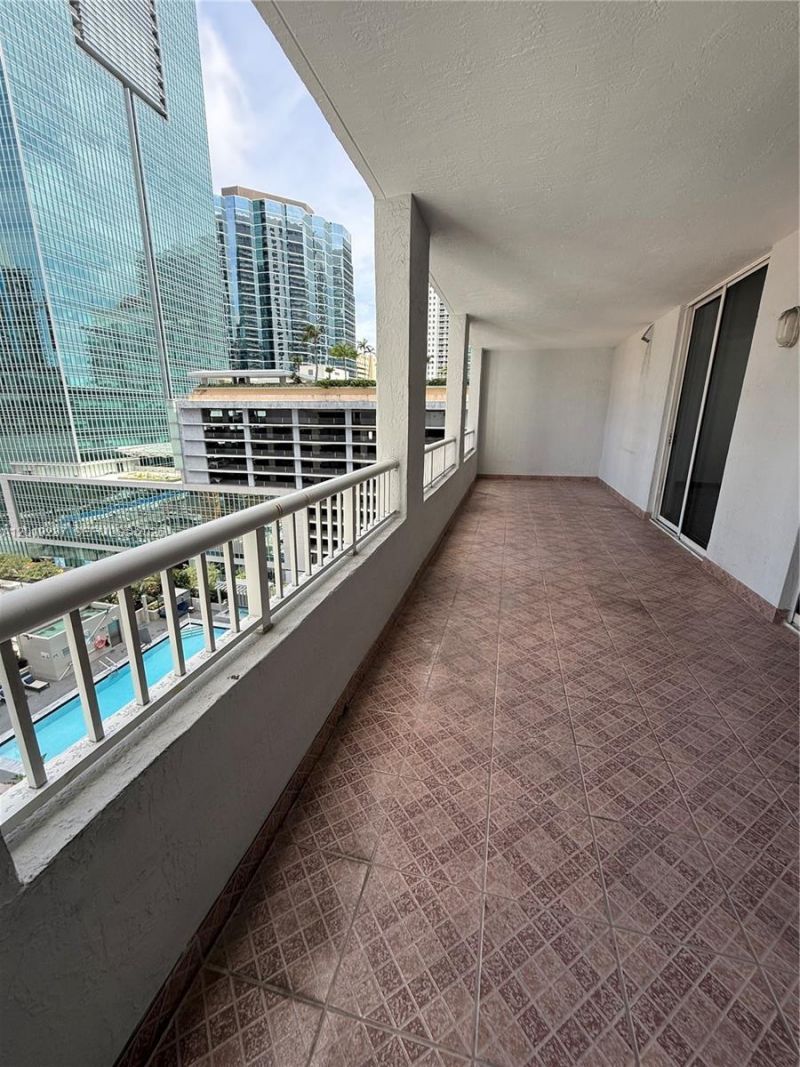 170 SE 14th St , Unit 1205, Miami, FL 33131 Photo