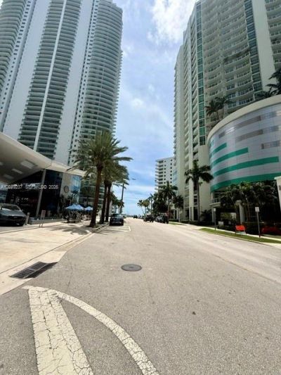 170 SE 14th St , Unit 1205, Miami, FL 33131 Photo