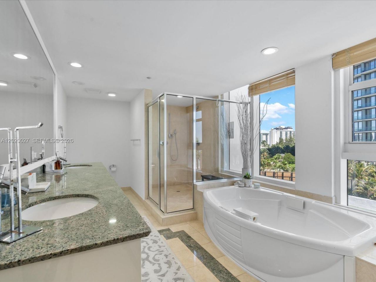 18911 Collins Ave , Unit 601, Sunny Isles Beach, FL 33160 Photo