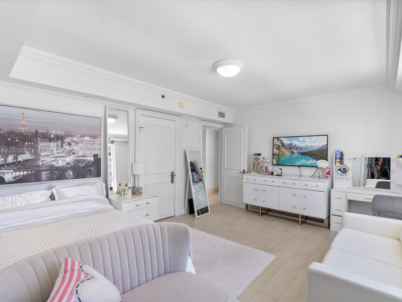 18911 Collins Ave , Unit 601, Sunny Isles Beach, FL 33160 Photo
