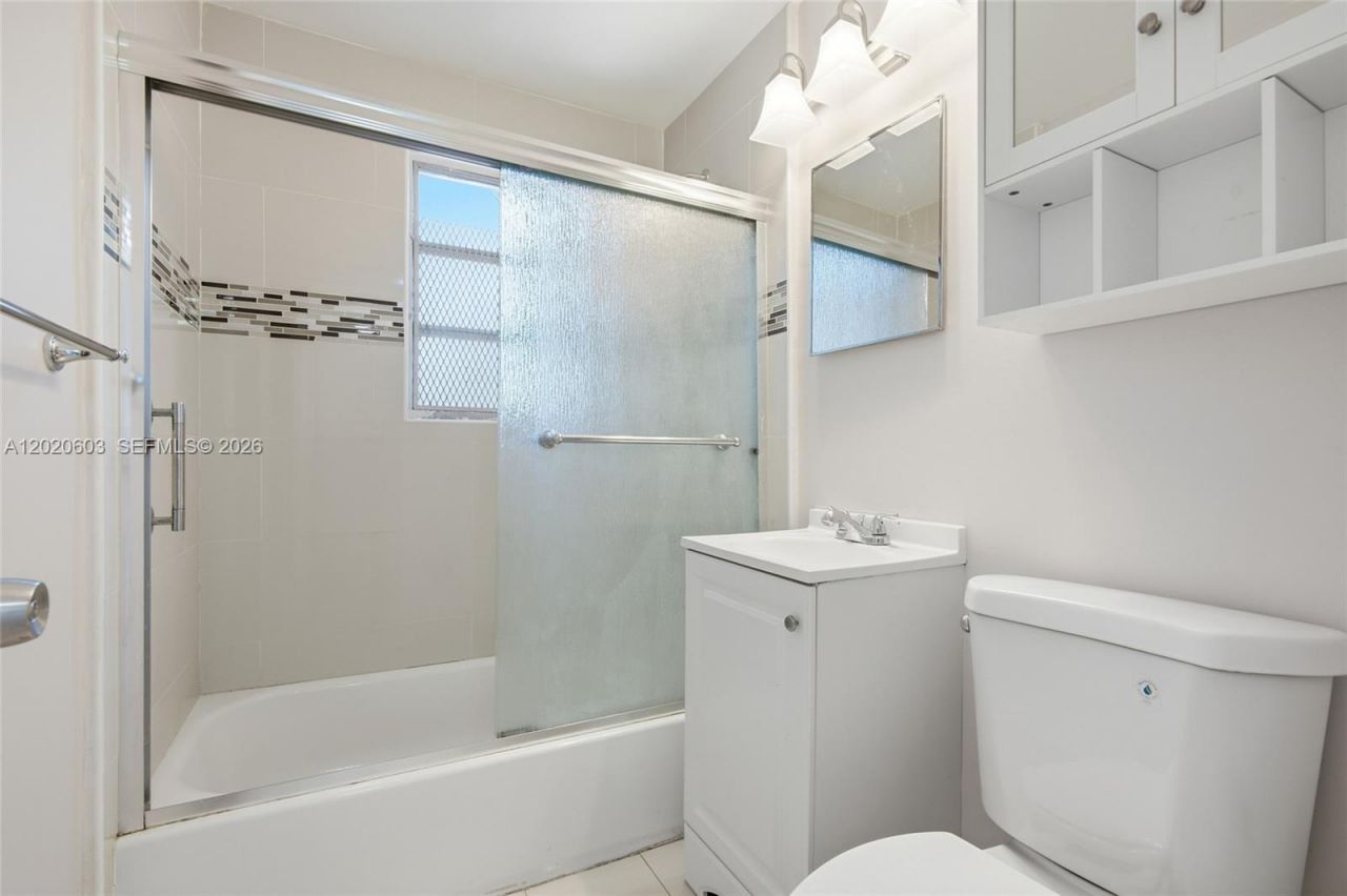 3750 SW 27th St , Miami, FL 33134 Photo