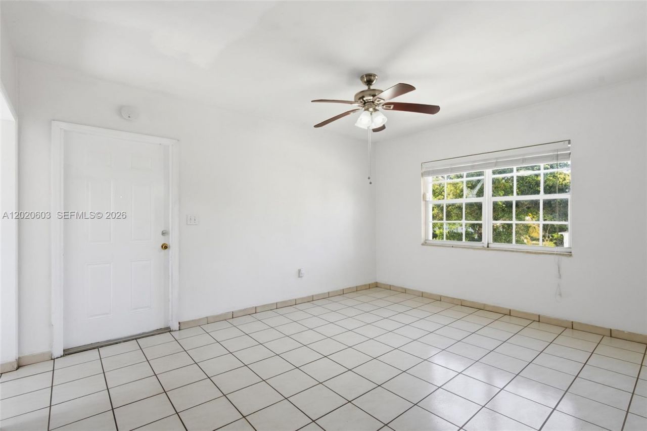 3750 SW 27th St , Miami, FL 33134 Photo