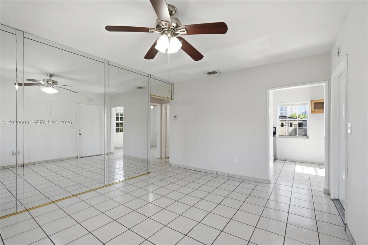 3750 SW 27th St , Miami, FL 33134 Photo
