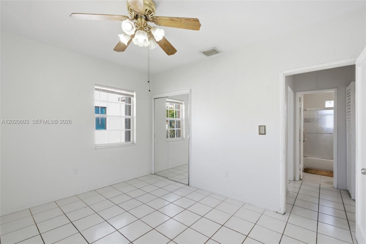 3750 SW 27th St , Miami, FL 33134 Photo