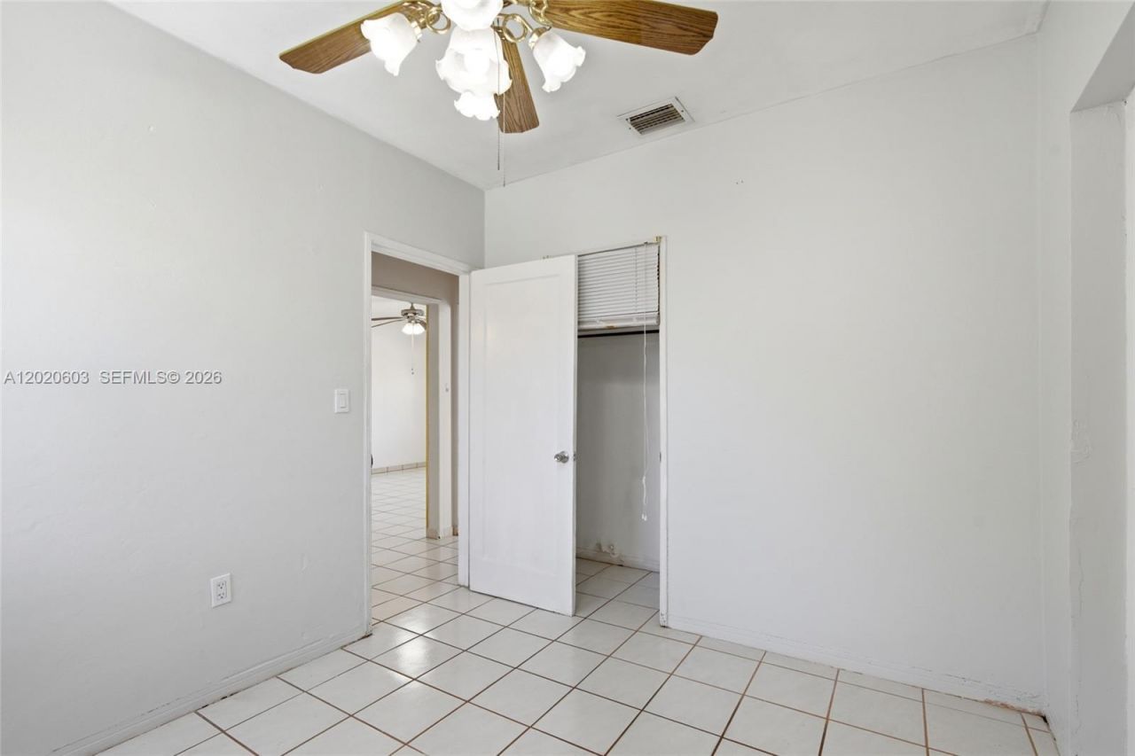 3750 SW 27th St , Miami, FL 33134 Photo
