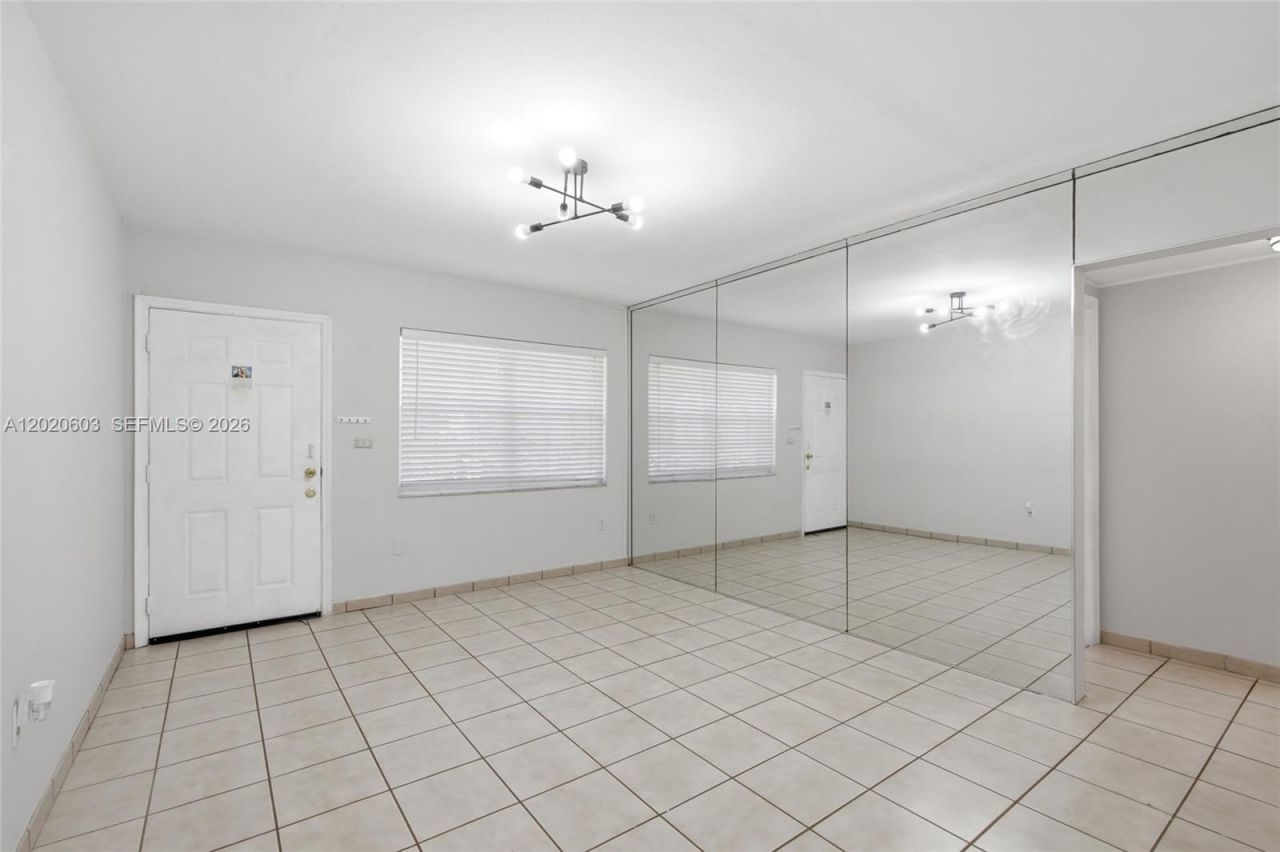 3750 SW 27th St , Miami, FL 33134 Photo