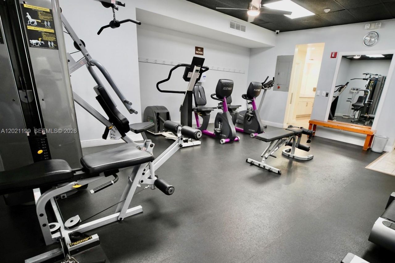 251 Berkley Rd , Unit 209, Hollywood, FL 33024 Photo