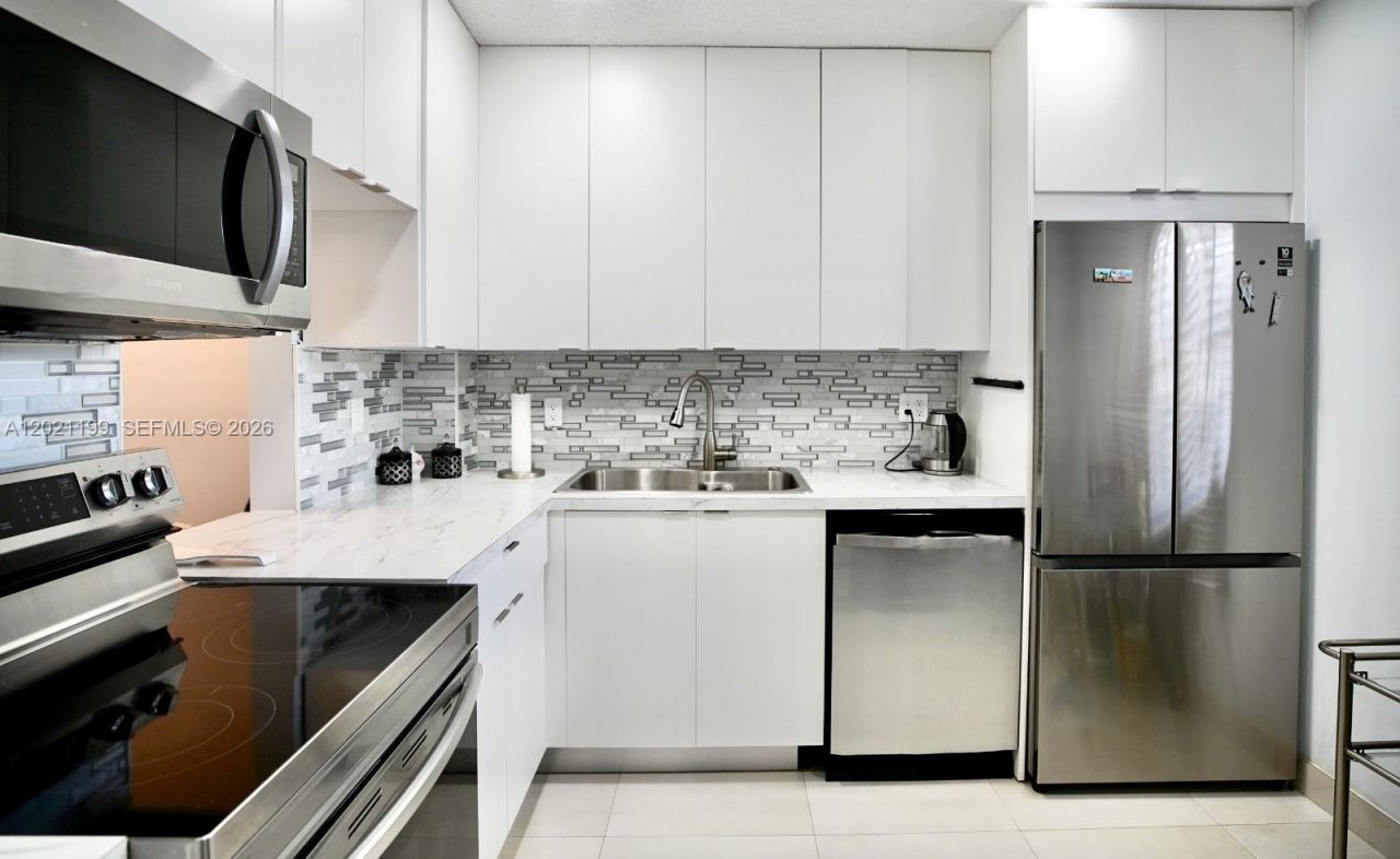 251 Berkley Rd , Unit 209, Hollywood, FL 33024 Photo