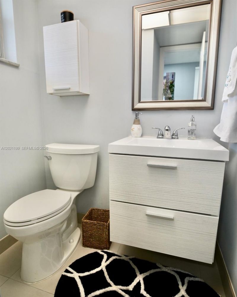 251 Berkley Rd , Unit 209, Hollywood, FL 33024 Photo