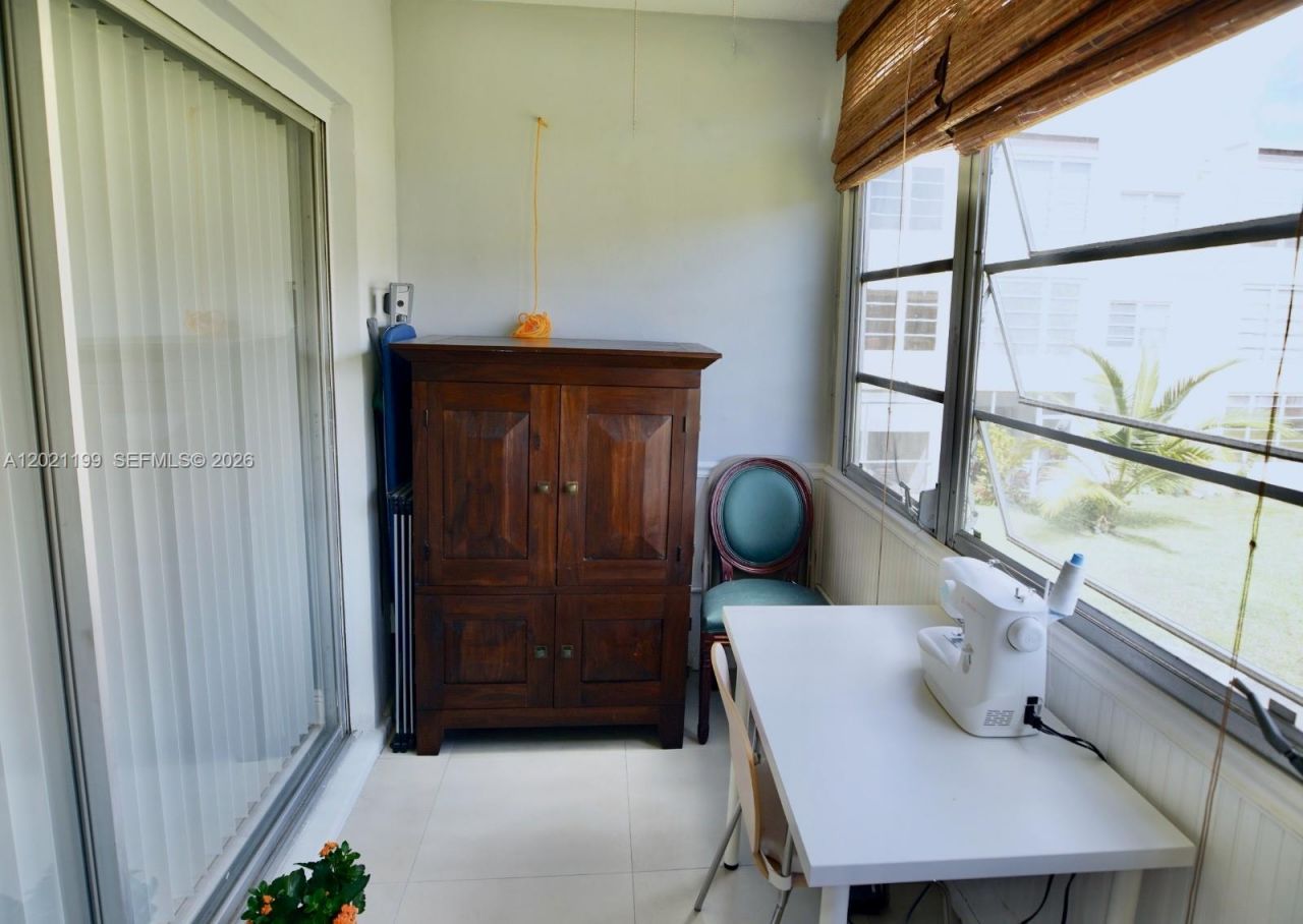 251 Berkley Rd , Unit 209, Hollywood, FL 33024 Photo