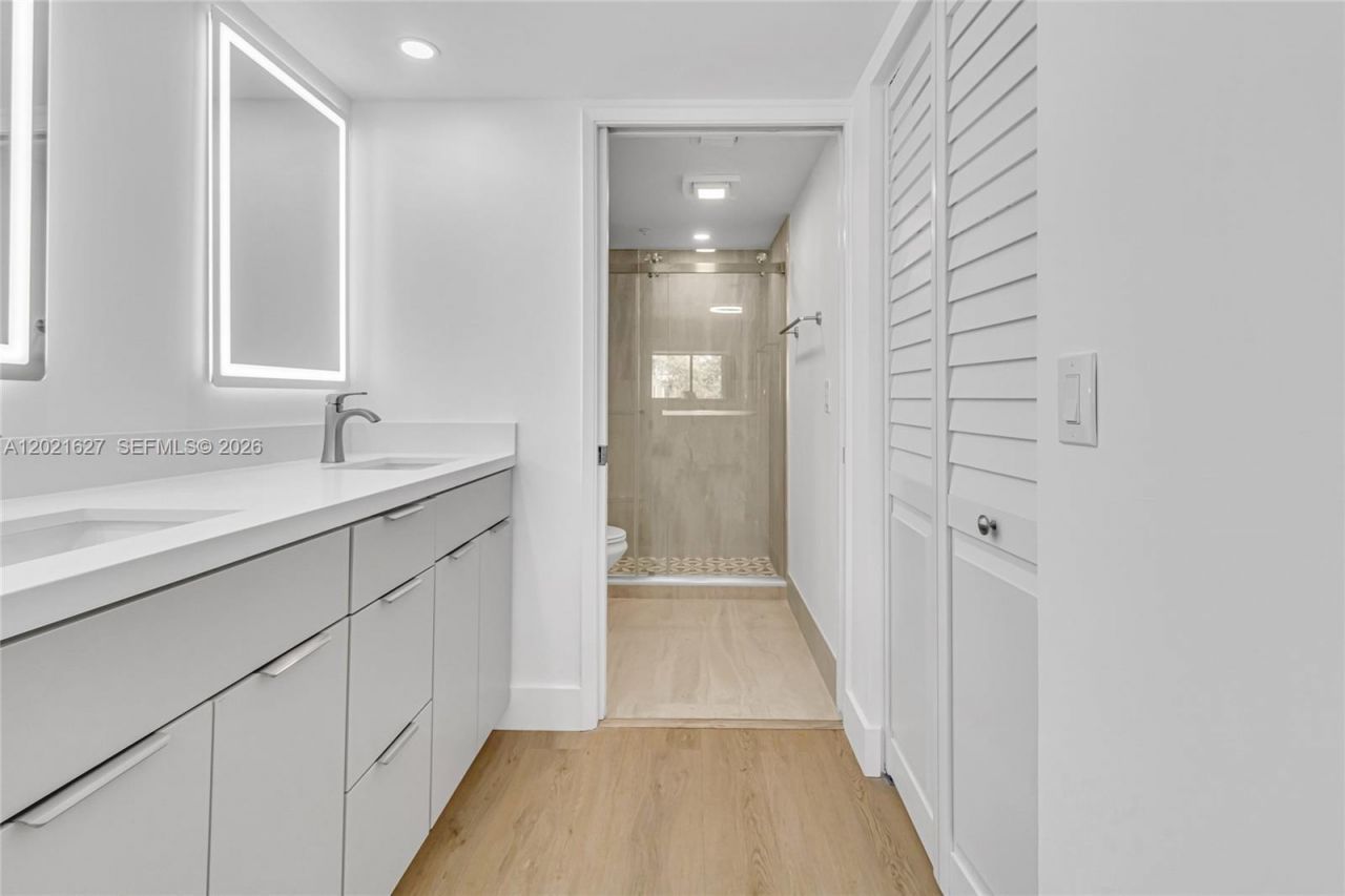 1650 SW 124th Ter , Unit 211D, Pembroke Pines, FL 33027 Photo