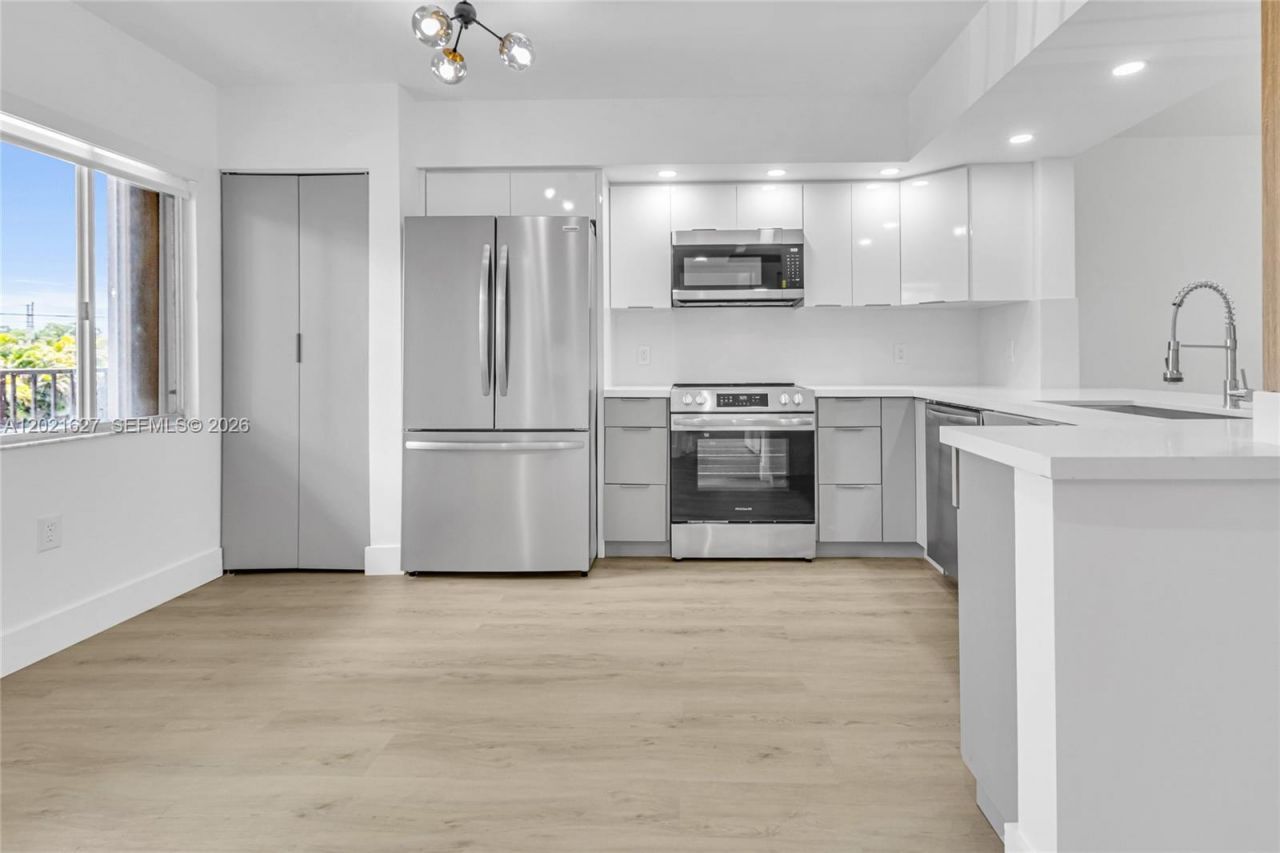 1650 SW 124th Ter , Unit 211D, Pembroke Pines, FL 33027 Photo