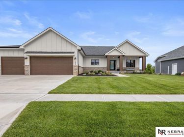 142 E Curtis Street , Wahoo, NE 68066
