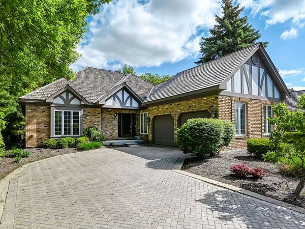 68 Berkshire Court , Burr Ridge, IL 60527