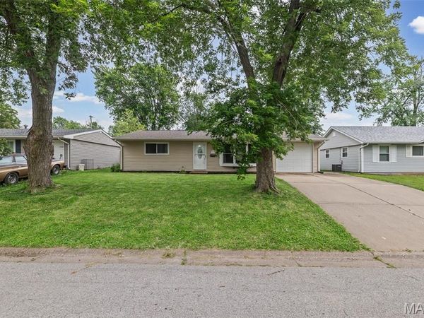 605 W Adams Street , O'Fallon, IL 62269