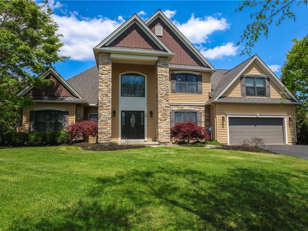 28 Royal Crest Road , Horseheads, NY 14845