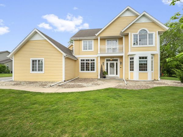 5429 W Yale Dr, Franklin, WI 53132