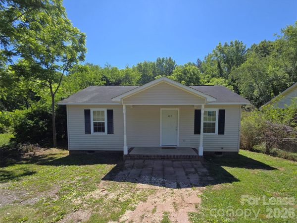 405 S Pinchback Avenue , Bessemer City, NC 28016