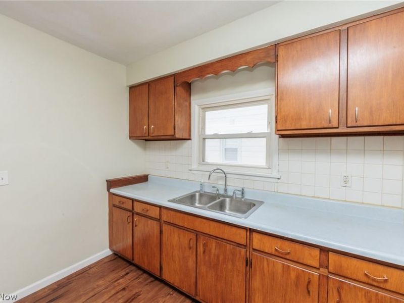 4004 E 41st Street, Newburgh Heights, OH 44105 Photo 10