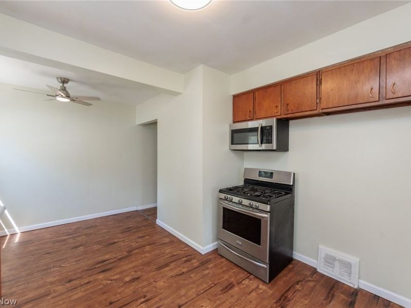 4004 E 41st Street, Newburgh Heights, OH 44105 Photo 11