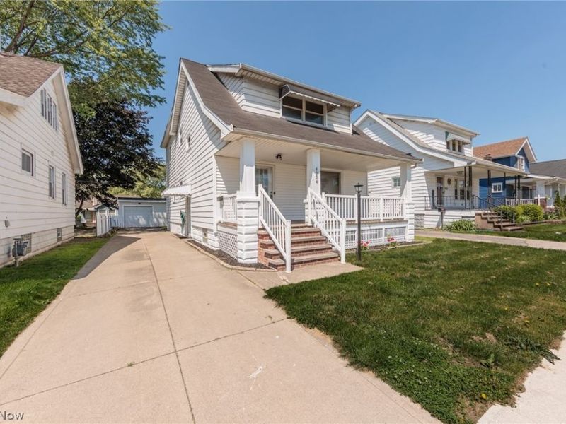 4004 E 41st Street, Newburgh Heights, OH 44105 Photo 2
