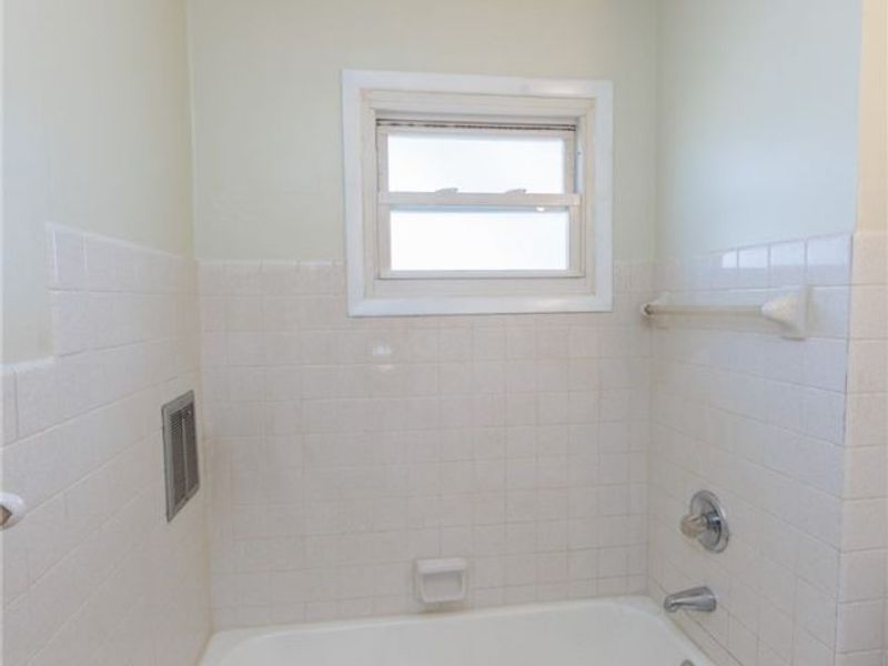4004 E 41st Street, Newburgh Heights, OH 44105 Photo 37