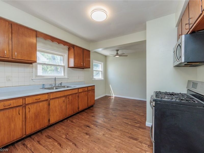 4004 E 41st Street, Newburgh Heights, OH 44105 Photo 5