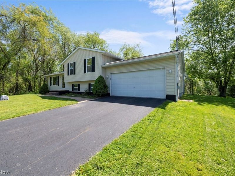 4602 High Mill Avenue NW, Massillon, OH 44647 Photo 2