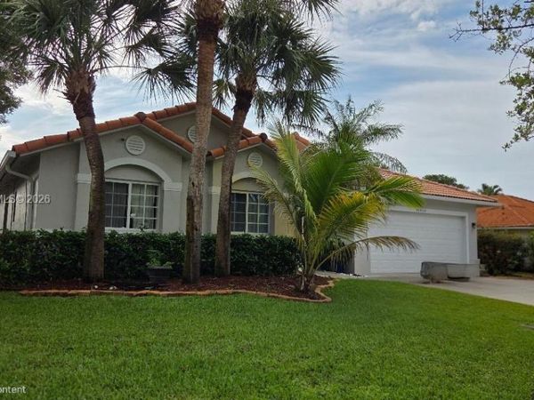16850 Crestview Ln, Weston, FL 33326