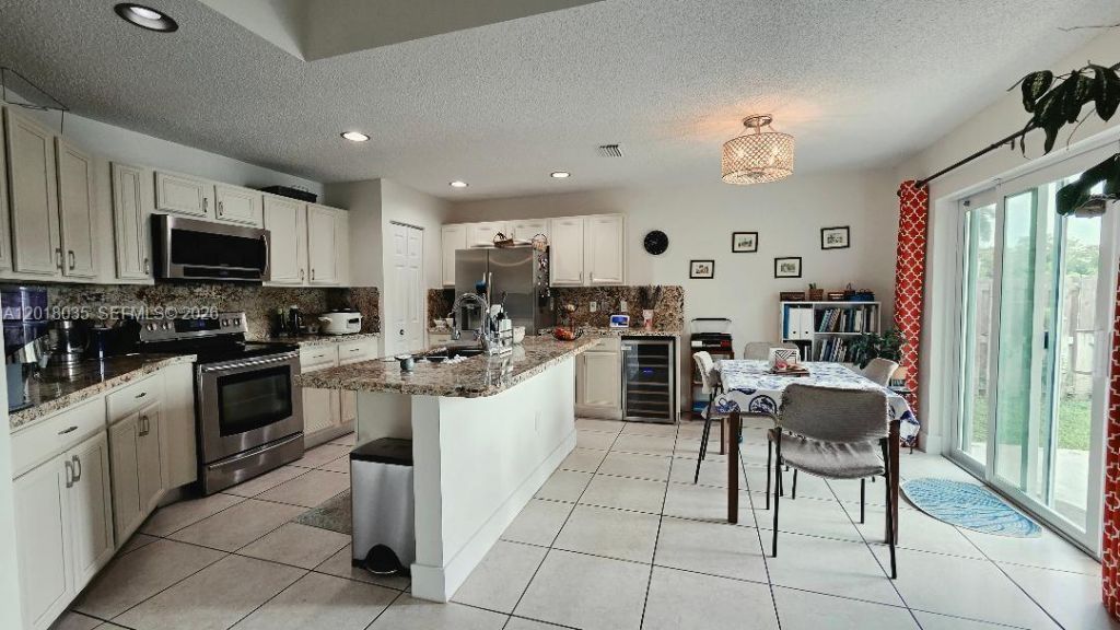 16850 Crestview Ln, Weston, FL 33326 Photo